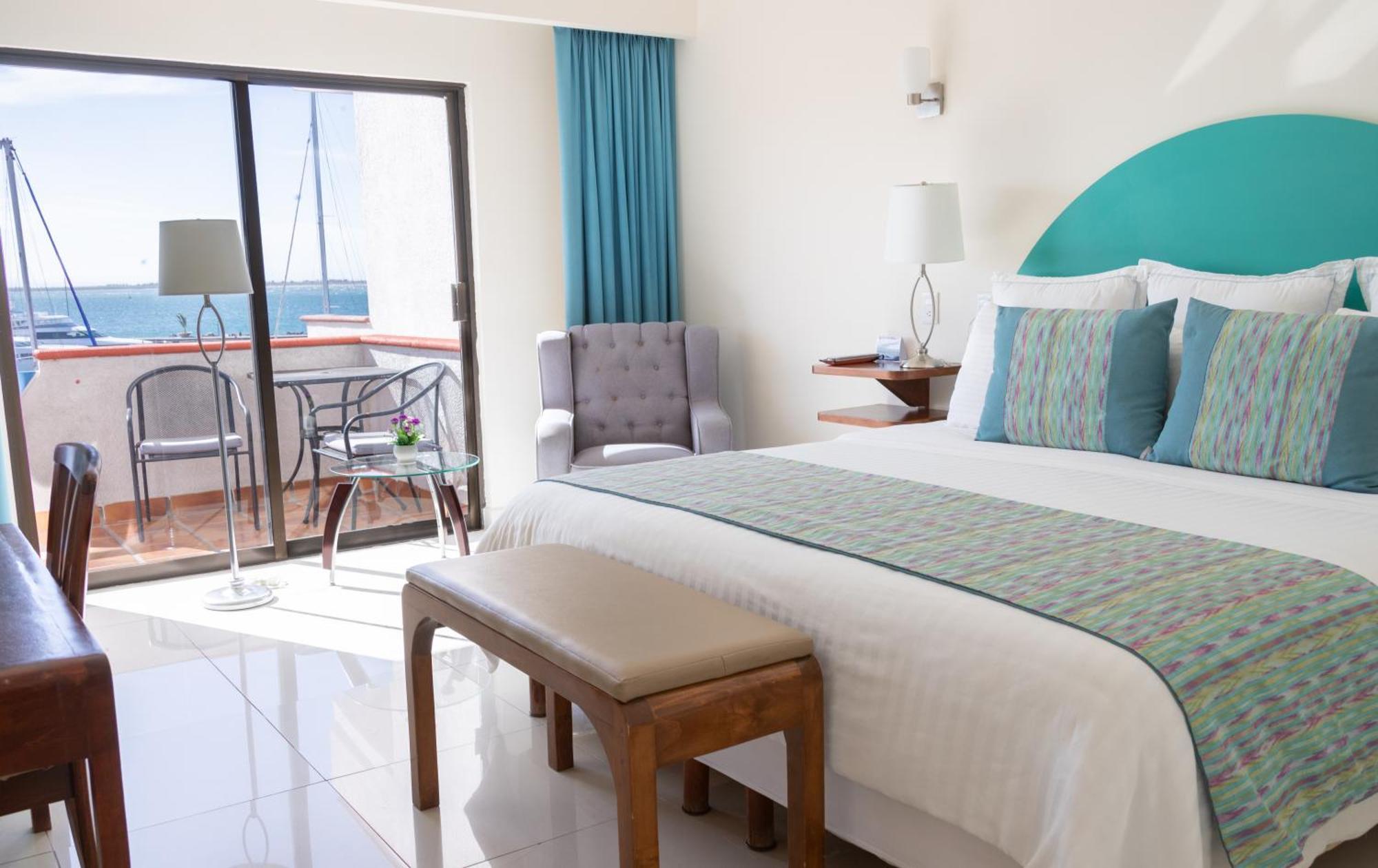 The Westmarine Waterfront 4*