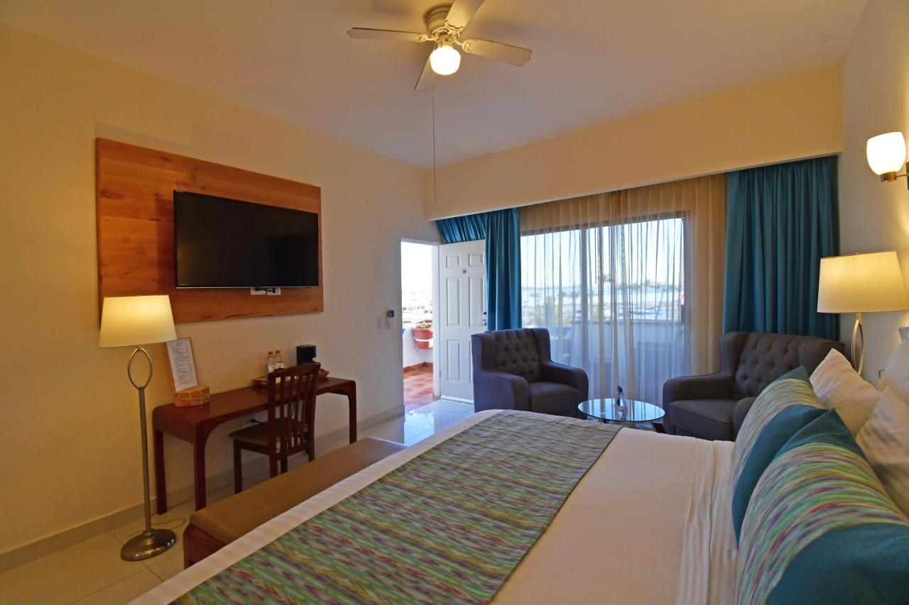 The Westmarine Waterfront Hotel
