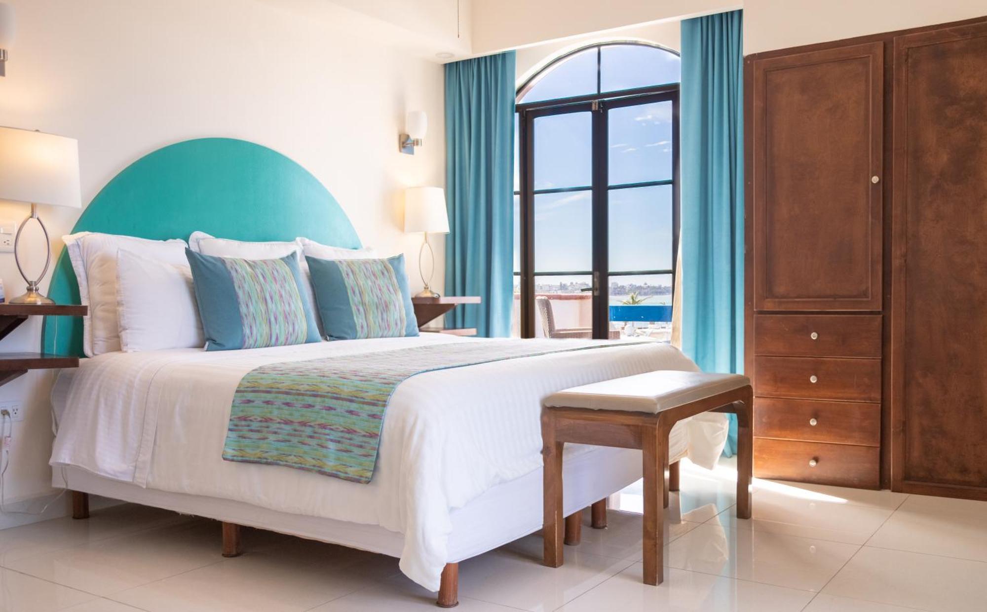 The Westmarine Waterfront 4* La Paz